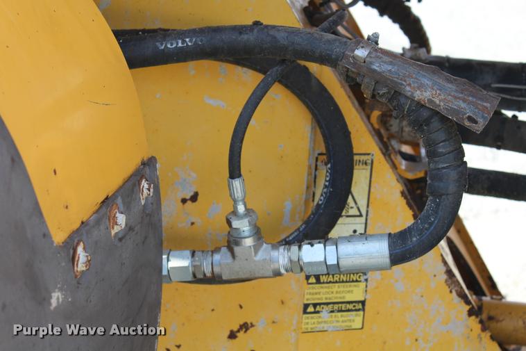 image for item K1949 2006 Volvo L110E wheel loader