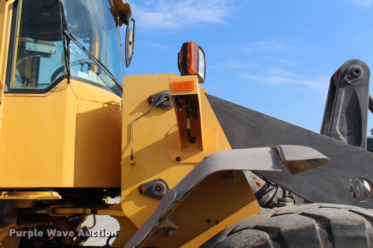 image for item K1949 2006 Volvo L110E wheel loader