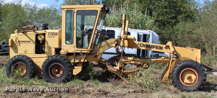 image for item K1962 1991 Champion 720A Series III motor grader
