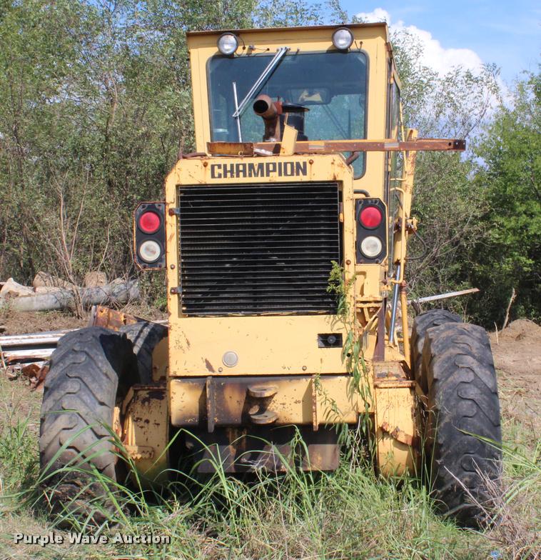 image for item K1962 1991 Champion 720A Series III motor grader