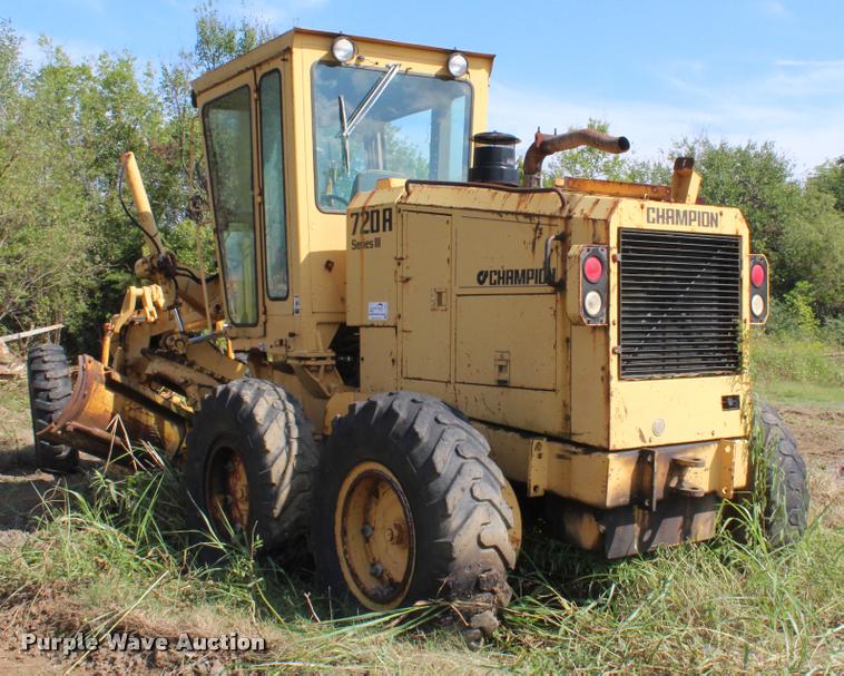 image for item K1962 1991 Champion 720A Series III motor grader