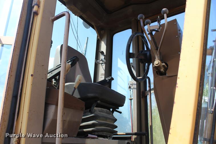 image for item K1962 1991 Champion 720A Series III motor grader