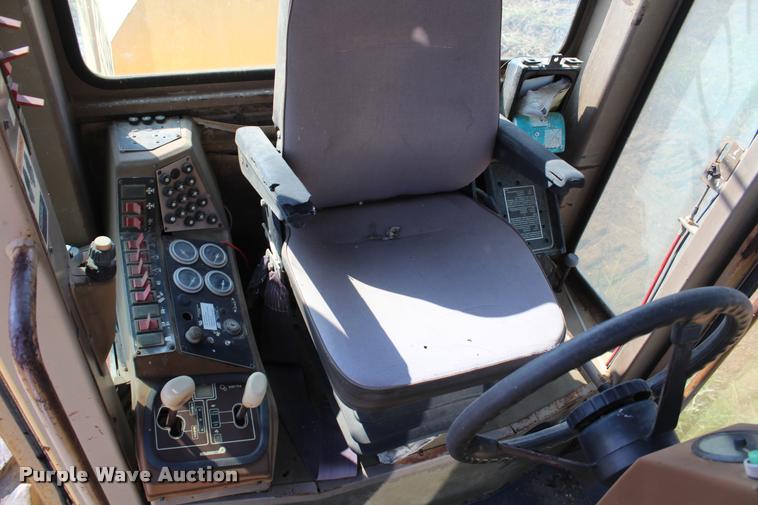 image for item K1962 1991 Champion 720A Series III motor grader