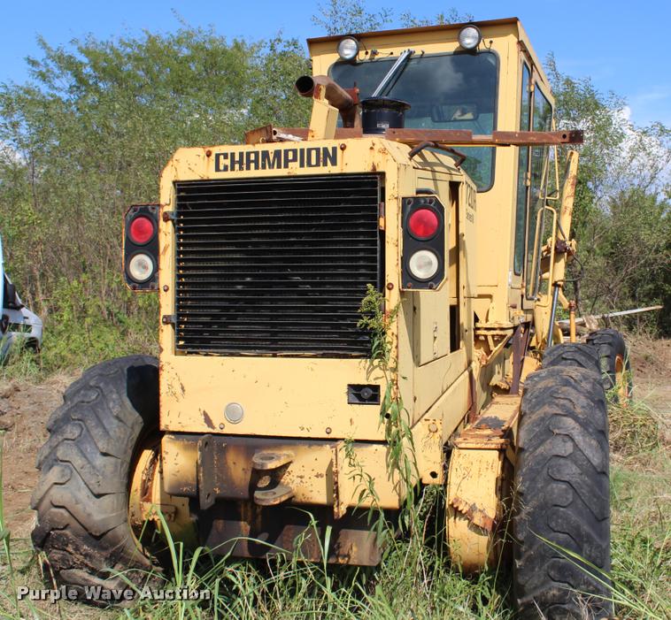 image for item K1962 1991 Champion 720A Series III motor grader