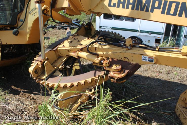image for item K1962 1991 Champion 720A Series III motor grader