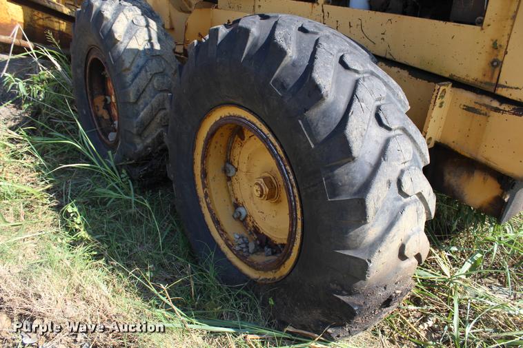 image for item K1962 1991 Champion 720A Series III motor grader