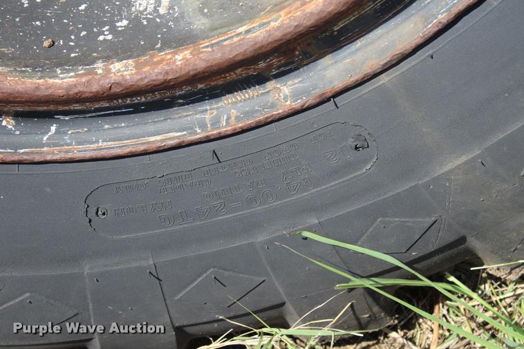 image for item K1962 1991 Champion 720A Series III motor grader