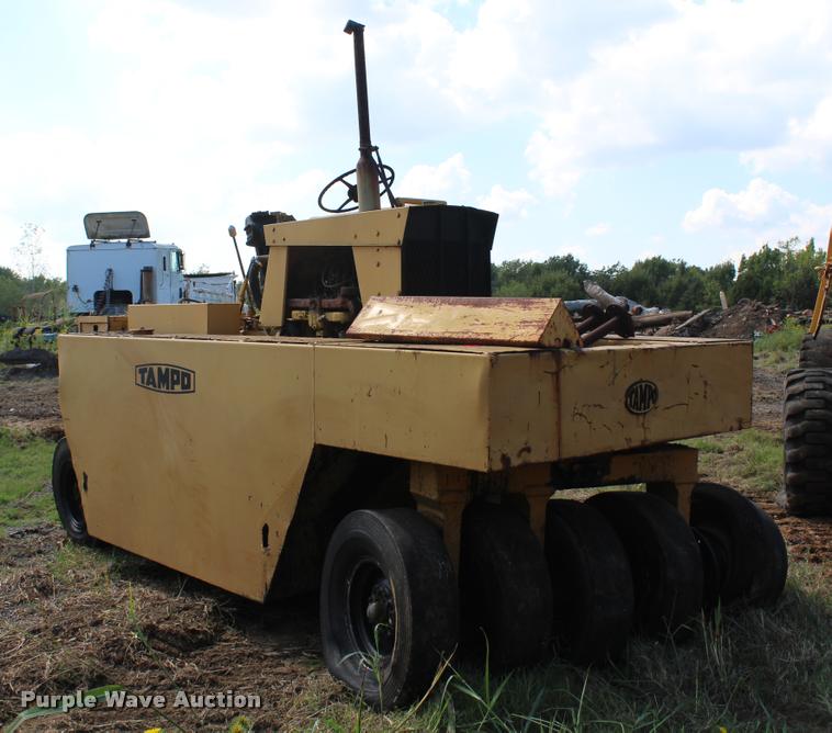 image for item K1964 Tampo pneumatic roller