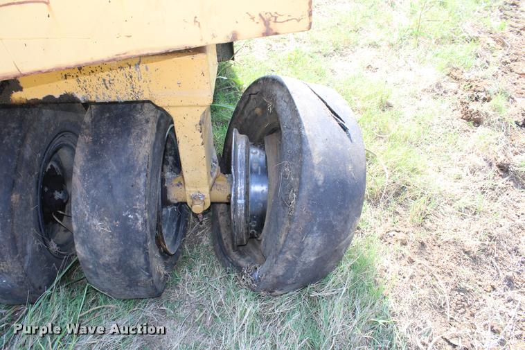 image for item K1964 Tampo pneumatic roller