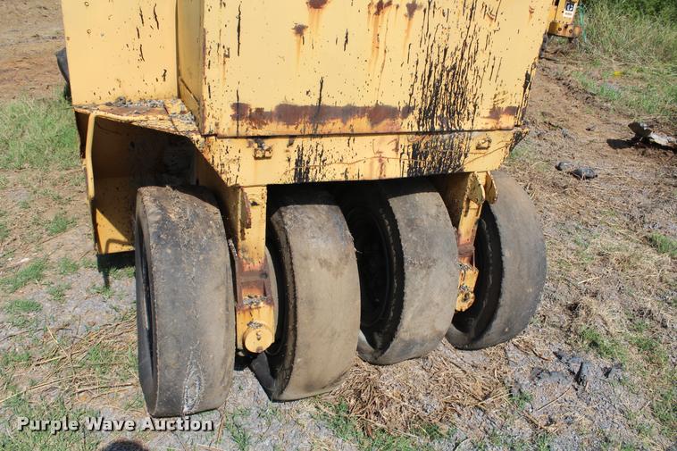 image for item K1964 Tampo pneumatic roller