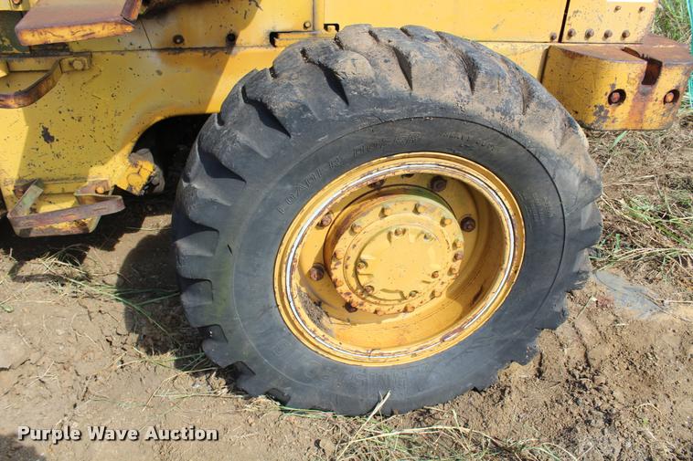 image for item K1965 1974 Caterpillar 920 wheel loader