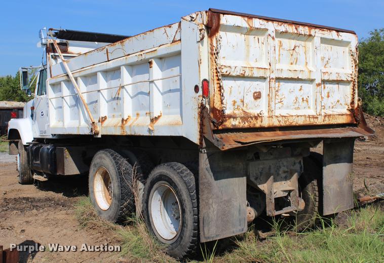 image for item K1969 1997 International 2554 dump truck
