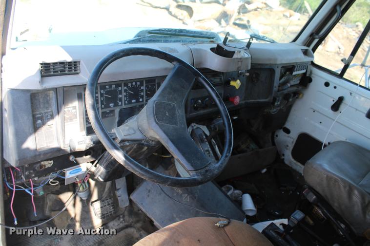 image for item K1969 1997 International 2554 dump truck