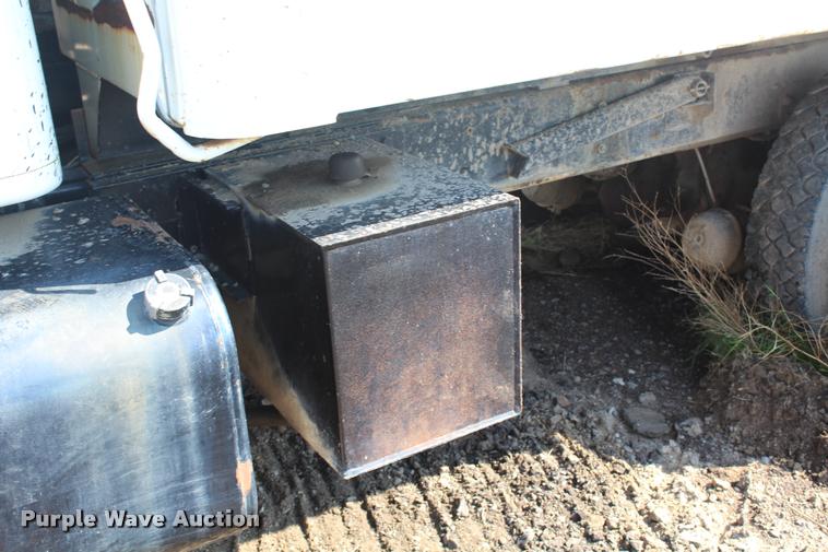 image for item K1969 1997 International 2554 dump truck