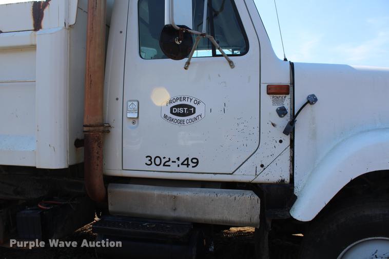 image for item K1969 1997 International 2554 dump truck