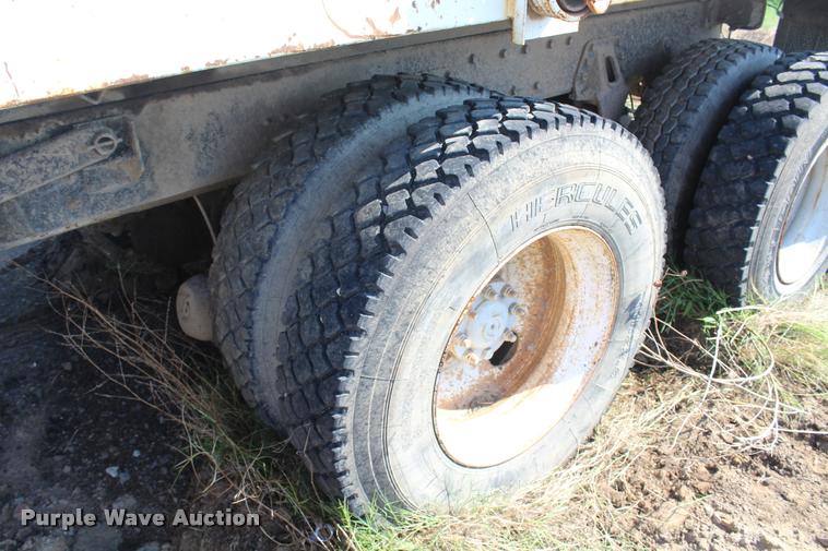 image for item K1969 1997 International 2554 dump truck