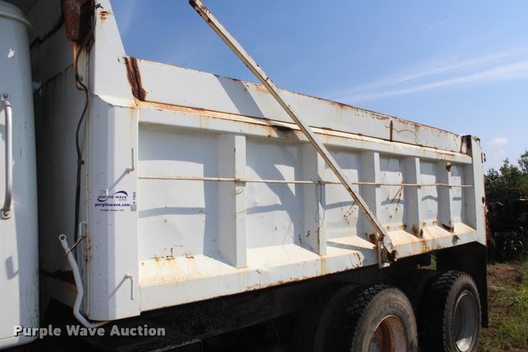 image for item K1969 1997 International 2554 dump truck