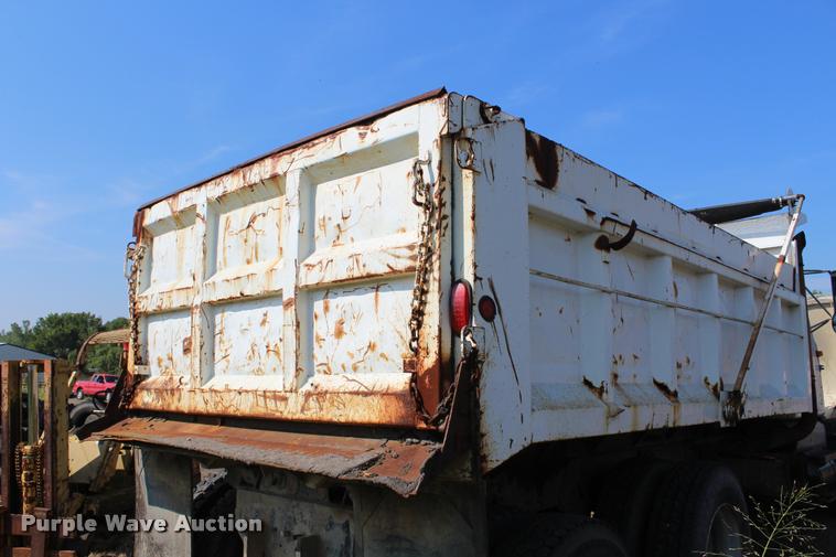 image for item K1969 1997 International 2554 dump truck