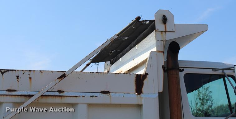 image for item K1969 1997 International 2554 dump truck