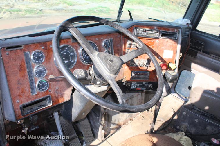image for item K1970 1995 International 9200 dump truck