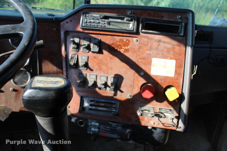 image for item K1970 1995 International 9200 dump truck