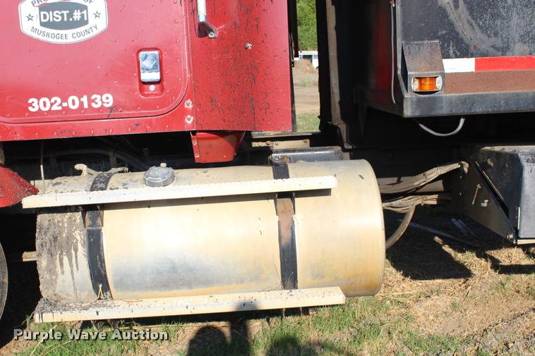 image for item K1970 1995 International 9200 dump truck