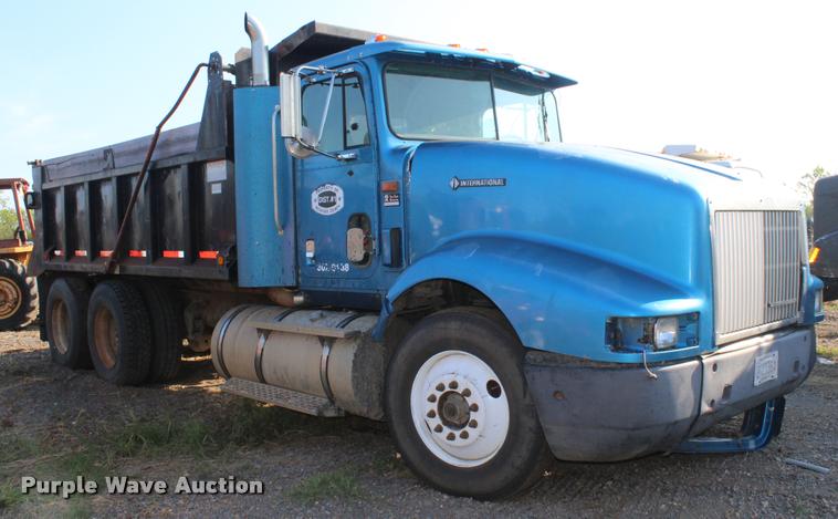 image for item K1971 1995 International 9400 dump truck
