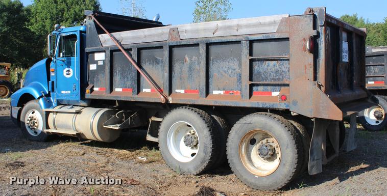 image for item K1971 1995 International 9400 dump truck