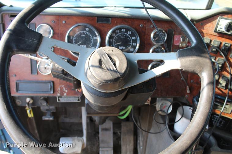 image for item K1971 1995 International 9400 dump truck