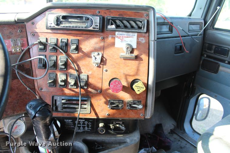 image for item K1971 1995 International 9400 dump truck