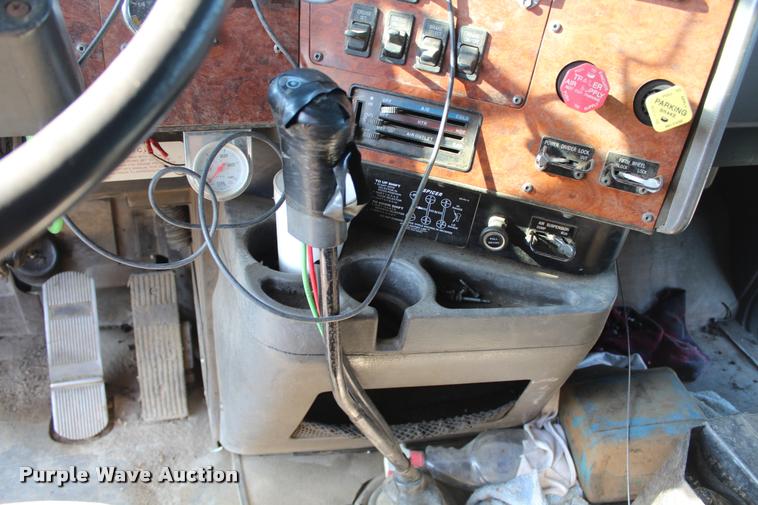 image for item K1971 1995 International 9400 dump truck