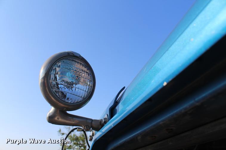 image for item K1971 1995 International 9400 dump truck