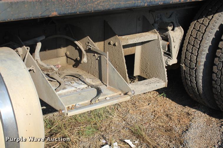 image for item K1971 1995 International 9400 dump truck