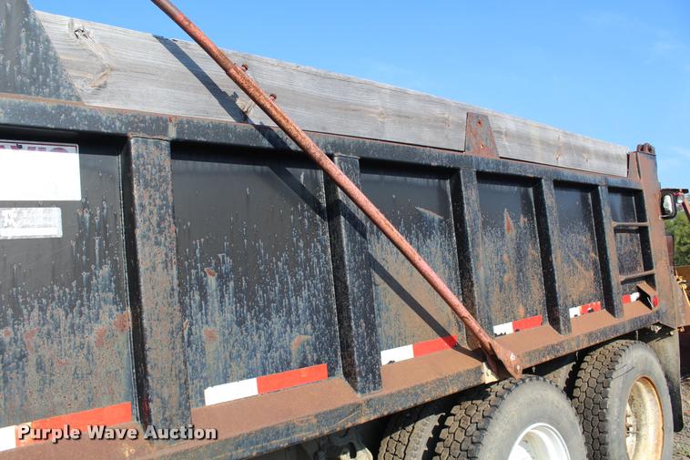 image for item K1971 1995 International 9400 dump truck