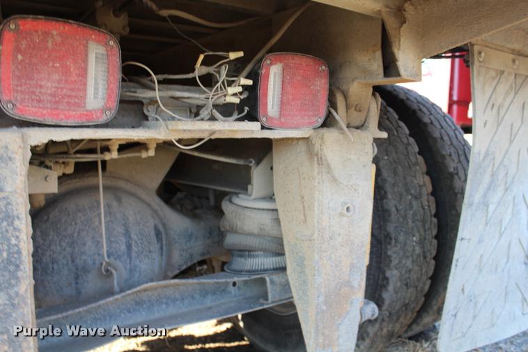 image for item K1971 1995 International 9400 dump truck