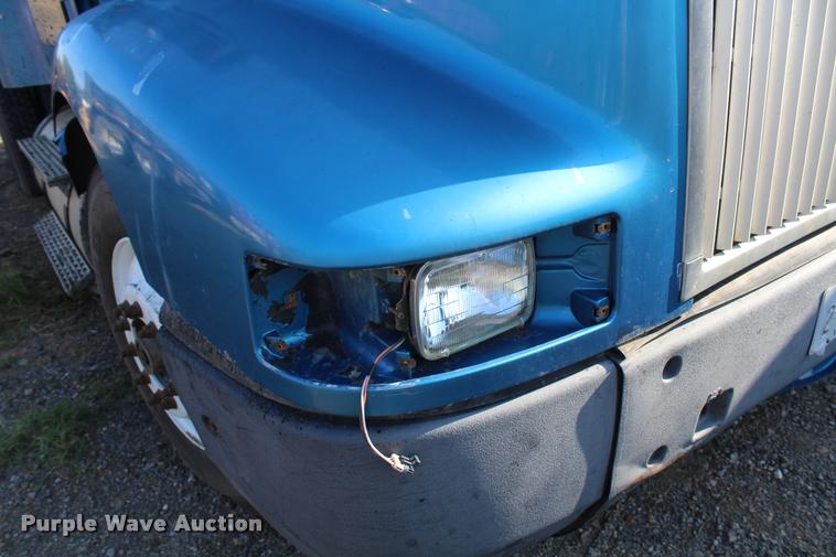 image for item K1971 1995 International 9400 dump truck