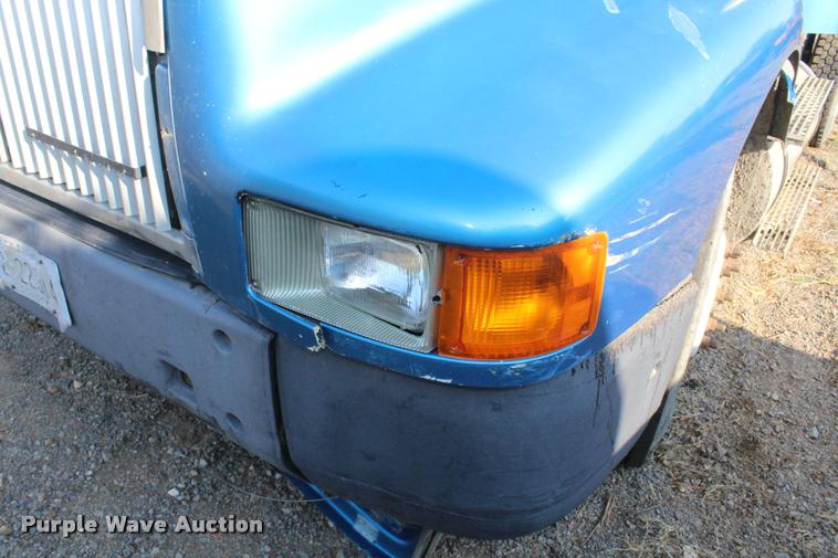 image for item K1971 1995 International 9400 dump truck