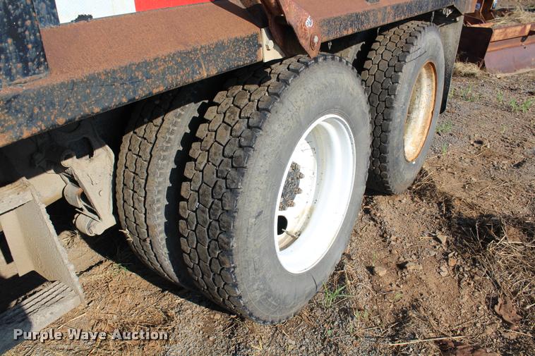 image for item K1971 1995 International 9400 dump truck