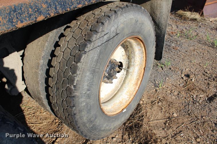 image for item K1971 1995 International 9400 dump truck