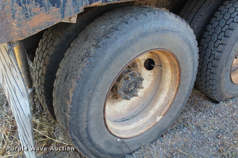 image for item K1971 1995 International 9400 dump truck