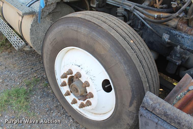 image for item K1971 1995 International 9400 dump truck