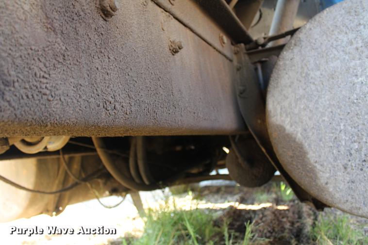 image for item K1971 1995 International 9400 dump truck