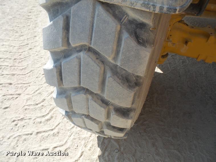 image for item K3709 1999 Caterpillar TH103 telehandler