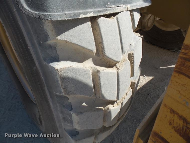 image for item K3709 1999 Caterpillar TH103 telehandler