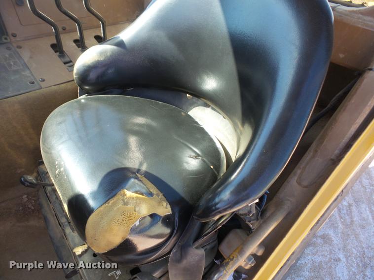 image for item K3729 2003 Caterpillar 615C Series II elevating scraper