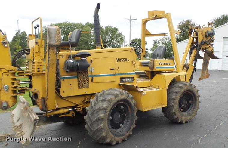 image for item K5676 1999 Vermeer V8550A cable plow