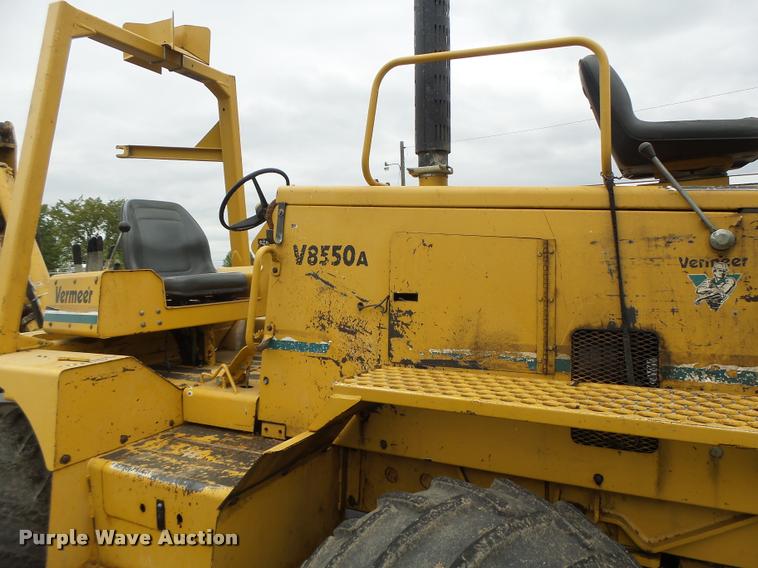image for item K5676 1999 Vermeer V8550A cable plow