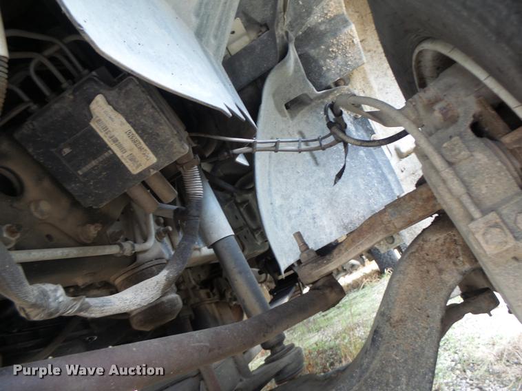 image for item K5678 2005 Chevrolet C5500 flatbed truck