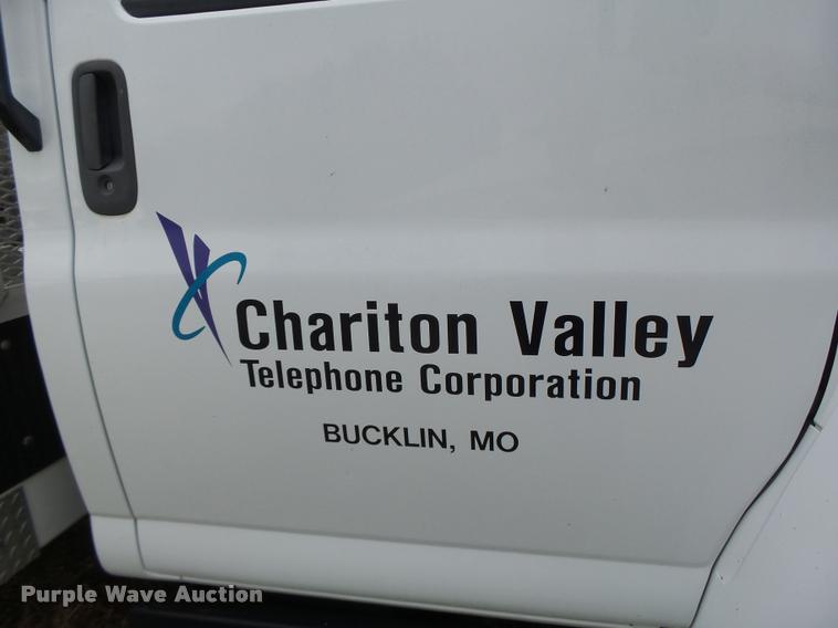 image for item K5678 2005 Chevrolet C5500 flatbed truck