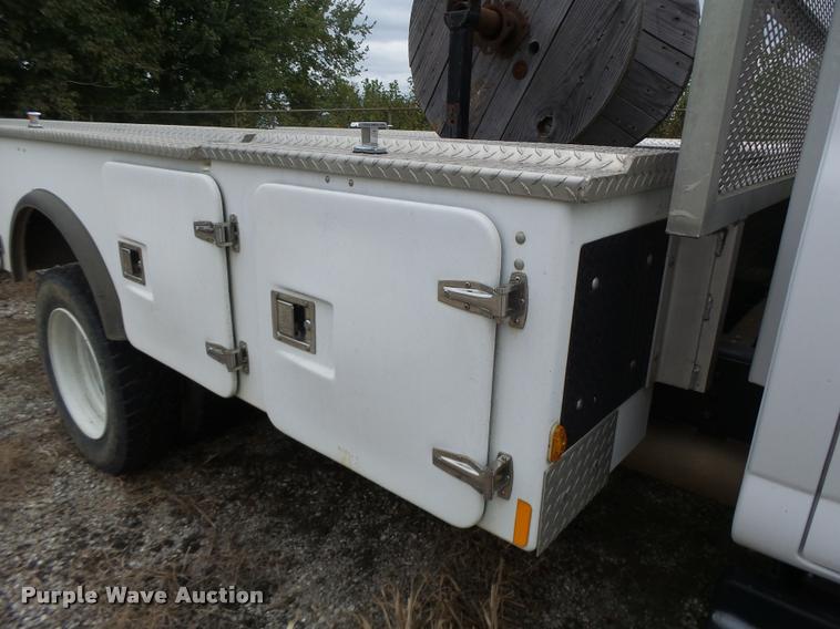 image for item K5678 2005 Chevrolet C5500 flatbed truck